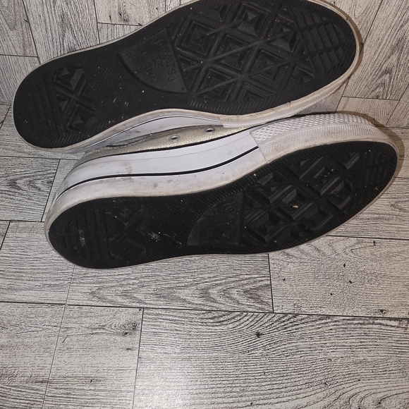 Converse Beige Low-Top Sneakers - Picture 7 of 7